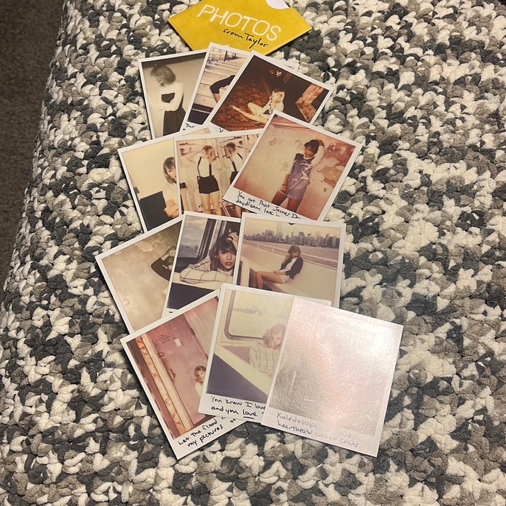 Set of Taylor swift photos